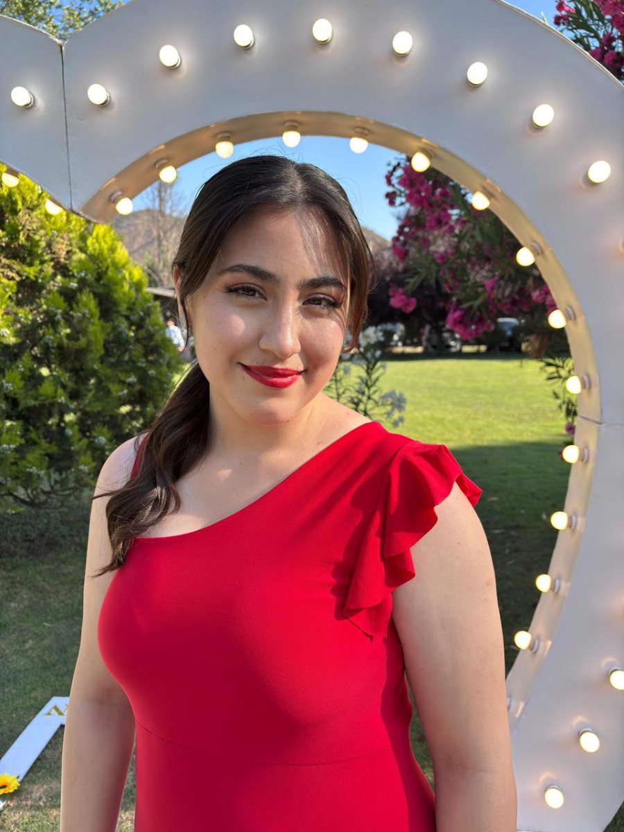 Maquillaje y peinado para invitada de matrimonio